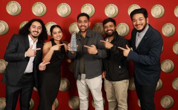 अस्ट्रेलियामा दुई नेपाली युवाले सञ्चालन गरेको आईटी कम्पनीले जित्यो प्रतिष्ठित अवार्ड