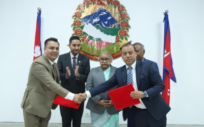 प्रधानमन्त्रीको उपस्थितीमा दुई एनआरएनएबीच एकता