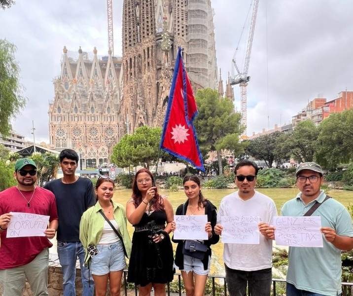 ‘केपी चोर, देश छोड’ भन्दै स्पेनमा पनि प्रदर्शन